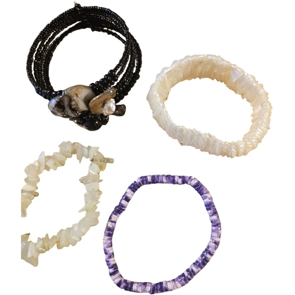 Lot 6 Pc Shell Bracelets Assorted